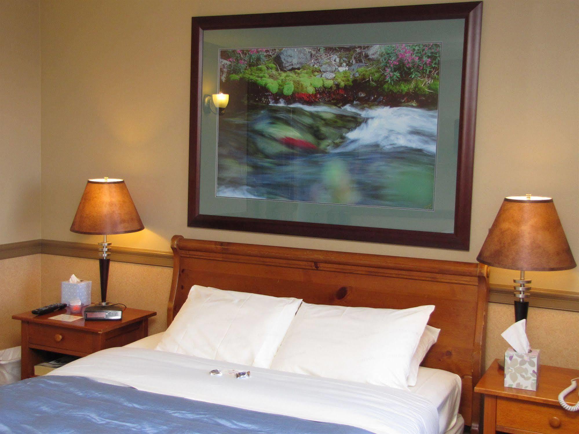 Copper Whale Inn Анкоридж Экстерьер фото