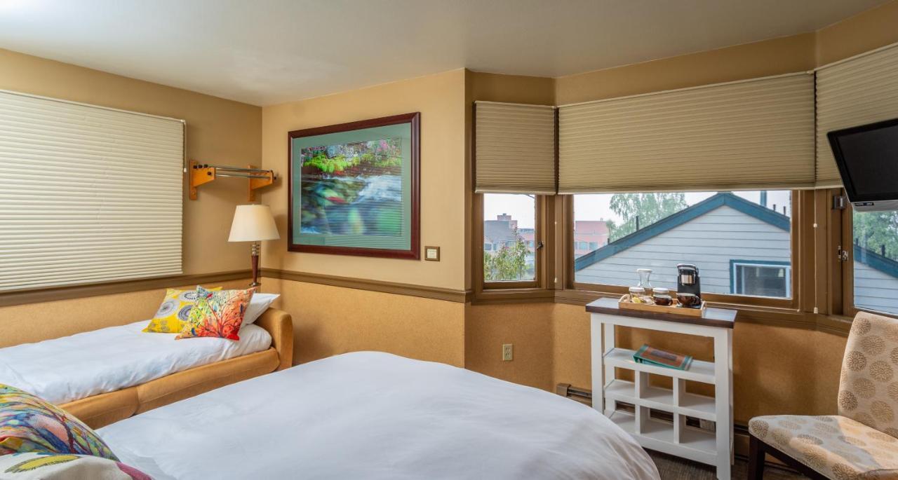 Copper Whale Inn Анкоридж Экстерьер фото